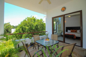 Charming Family Condo Shared Pool and BBQ Facilities Wellness Center in Akumal